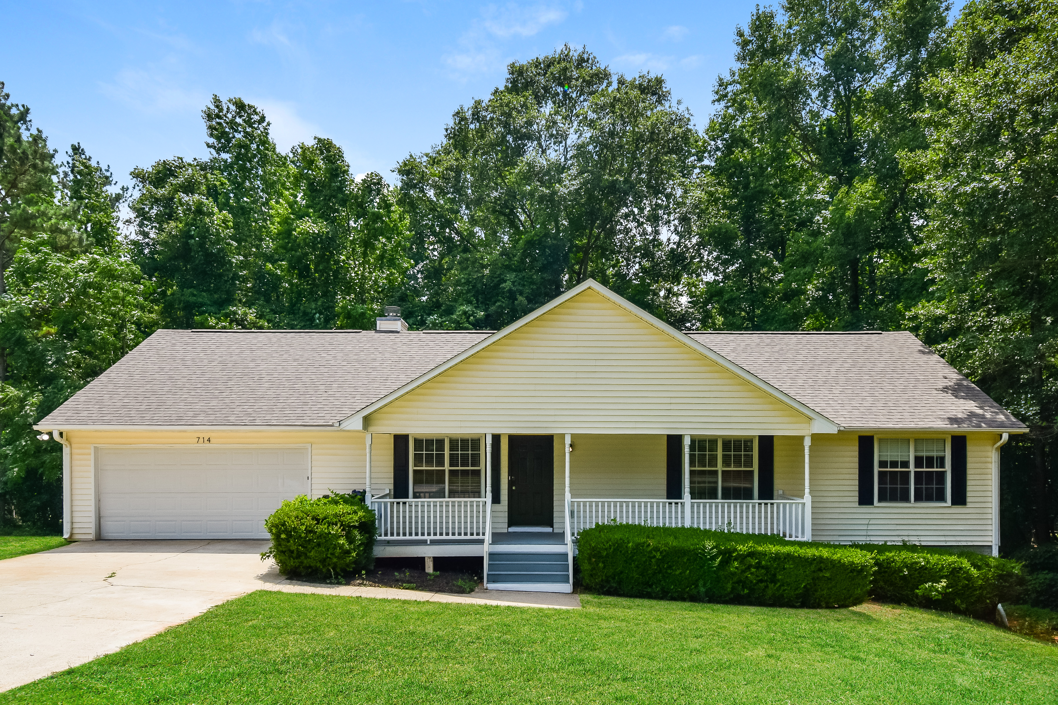 714 GROVE POINTE CIR LOCUST GROVE, GA 30248